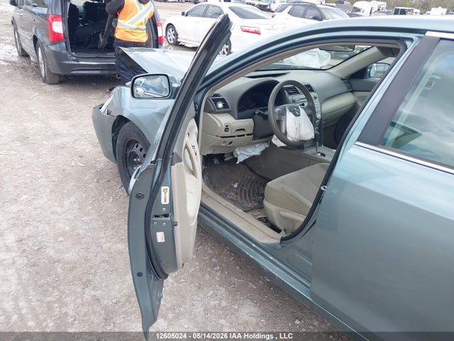 12605024 :رقم المزاد ، 4T1BF3EK8BU684290 vin ، 2011 Toyota Camry مزاد بيع
