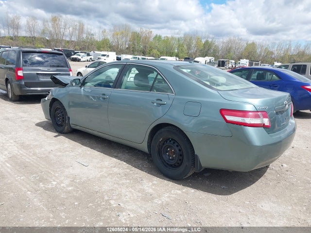 12605024 :رقم المزاد ، 4T1BF3EK8BU684290 vin ، 2011 Toyota Camry مزاد بيع