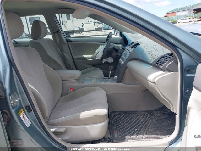 12605024 :رقم المزاد ، 4T1BF3EK8BU684290 vin ، 2011 Toyota Camry مزاد بيع