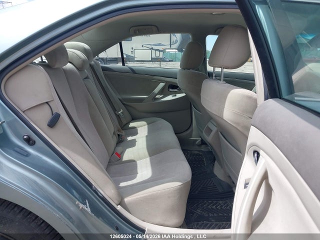 12605024 :رقم المزاد ، 4T1BF3EK8BU684290 vin ، 2011 Toyota Camry مزاد بيع