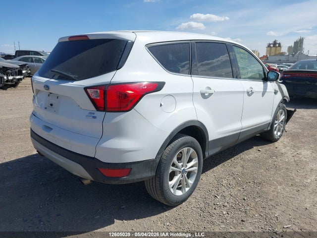 Продажа на аукционе авто 2019 Ford Escape Se, vin: 1FMCU9GD5KUB39899, номер лота: 12605039