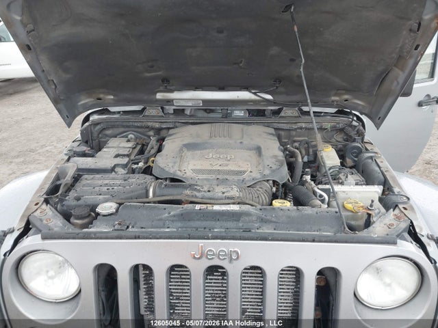 1C4BJWEG1EL259973 Jeep Wrangler Unlimited Sahara