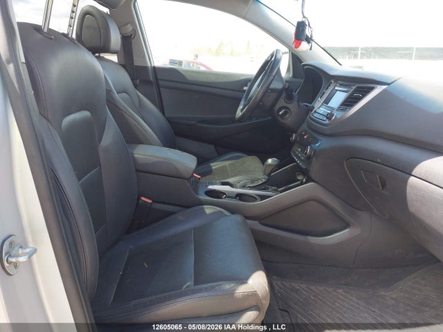 KM8J3CA2XHU342200 Hyundai Tucson Limited/sport And Eco/se