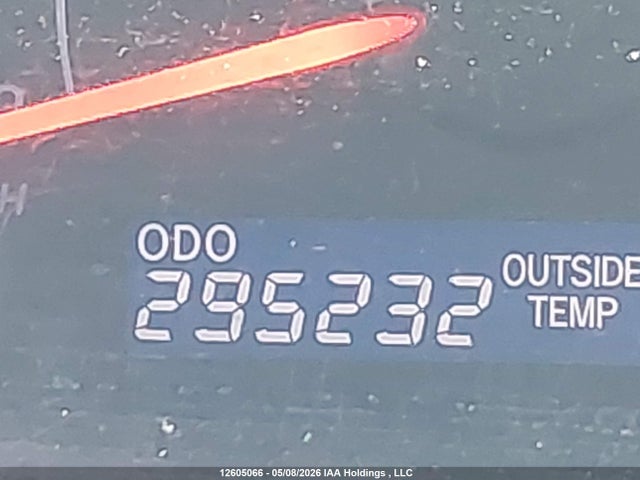 12605066 :رقم المزاد ، 4T1BF3EK8AU564021 vin ، 2010 Toyota Camry مزاد بيع