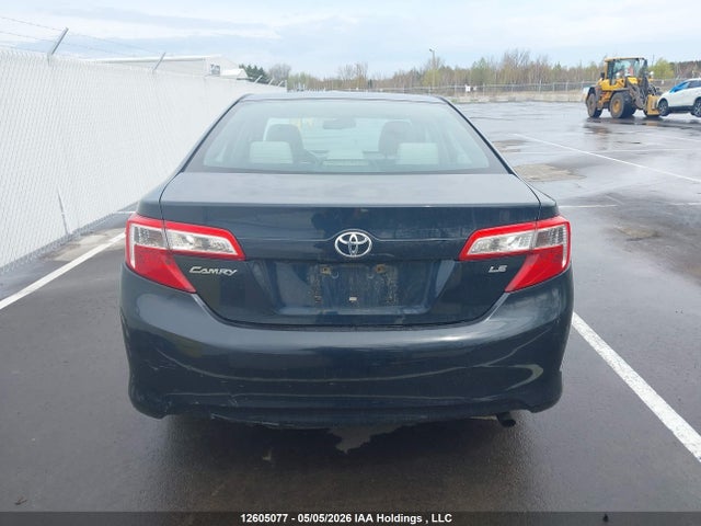 12605077 :رقم المزاد ، 4T1BF1FK3EU473196 vin ، 2014 Toyota Camry Le مزاد بيع