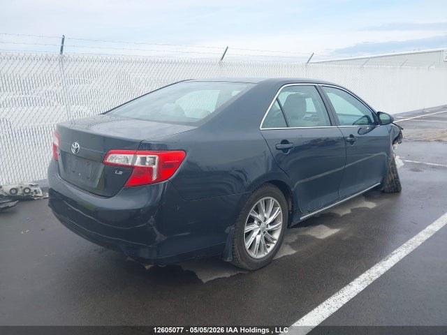 12605077 :رقم المزاد ، 4T1BF1FK3EU473196 vin ، 2014 Toyota Camry Le مزاد بيع