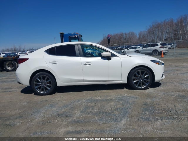 12605088 :رقم المزاد ، 3MZBN1W37JM167839 vin ، 2018 Mazda Mazda3 Gt مزاد بيع