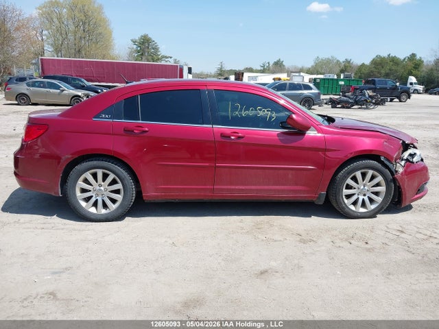 12605093 :رقم المزاد ، 1C3BC1FG6BN535628 vin ، 2011 Chrysler 200 Touring مزاد بيع