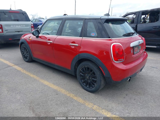 Mini 5 Door Cooper 2015 WMWXS5C53FT837844 Image 3