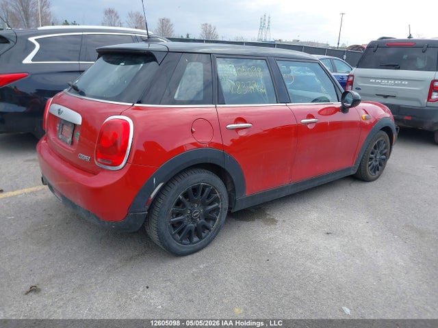 Mini 5 Door Cooper 2015 WMWXS5C53FT837844 Image 4