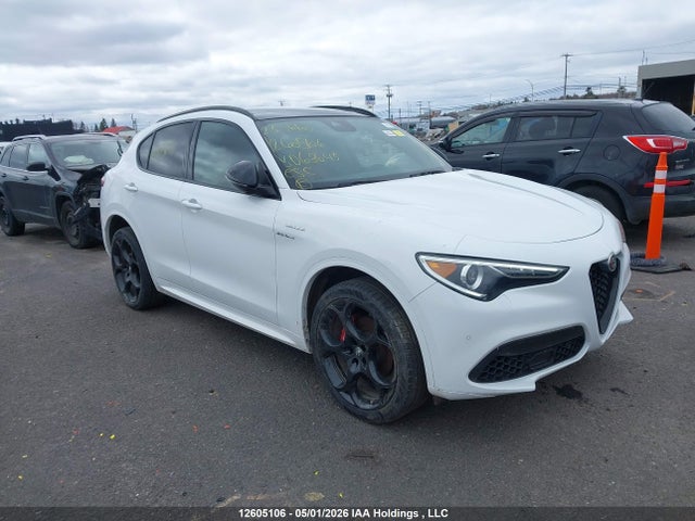 Alfa Romeo Stelvio Ti/lusso/veloce/estrema 2023 ZASPAKBN5P7D63645 головне зображення