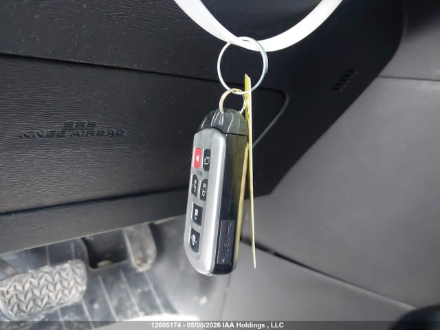 2017 Toyota Sienna Se 8 Passenger მანქანა იყიდება აუქციონზე, vin: 5TDXZ3DC4HS863385, აუქციონის ნომერი: 12605174