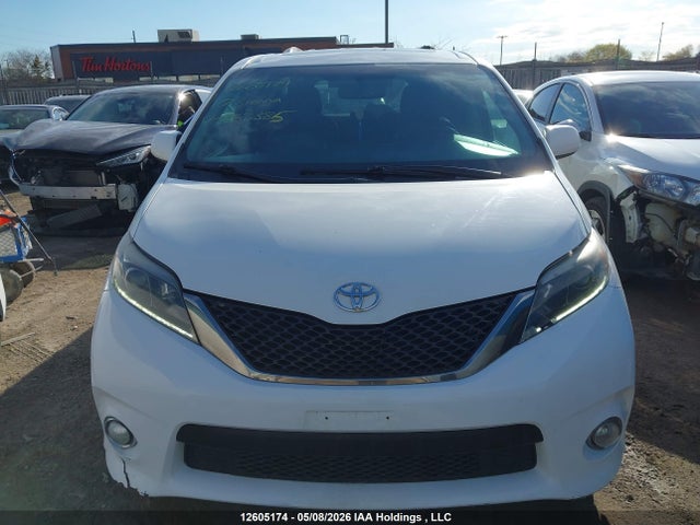 2017 Toyota Sienna Se 8 Passenger მანქანა იყიდება აუქციონზე, vin: 5TDXZ3DC4HS863385, აუქციონის ნომერი: 12605174