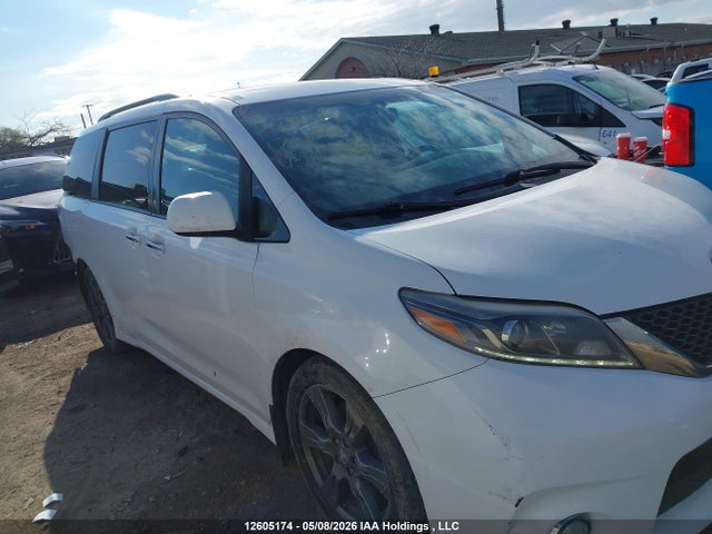 2017 Toyota Sienna Se 8 Passenger მანქანა იყიდება აუქციონზე, vin: 5TDXZ3DC4HS863385, აუქციონის ნომერი: 12605174