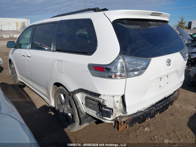 2017 Toyota Sienna Se 8 Passenger მანქანა იყიდება აუქციონზე, vin: 5TDXZ3DC4HS863385, აუქციონის ნომერი: 12605174