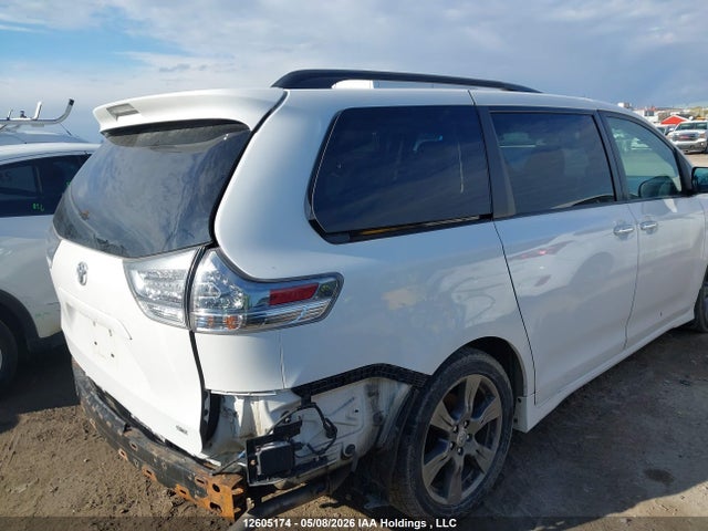2017 Toyota Sienna Se 8 Passenger მანქანა იყიდება აუქციონზე, vin: 5TDXZ3DC4HS863385, აუქციონის ნომერი: 12605174