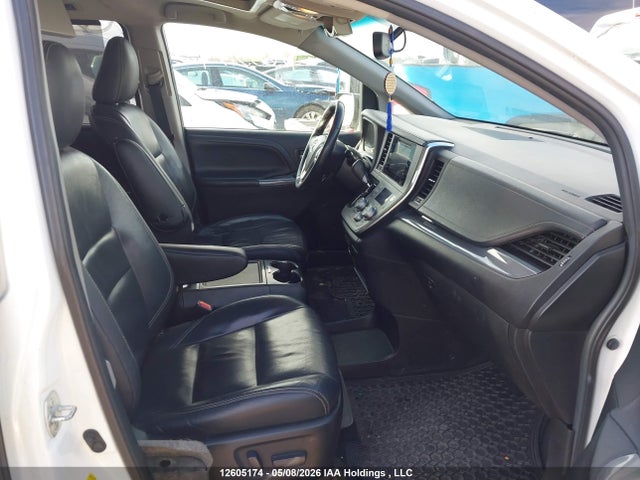 2017 Toyota Sienna Se 8 Passenger მანქანა იყიდება აუქციონზე, vin: 5TDXZ3DC4HS863385, აუქციონის ნომერი: 12605174