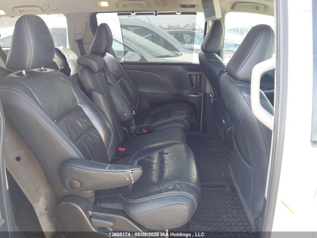 2017 Toyota Sienna Se 8 Passenger მანქანა იყიდება აუქციონზე, vin: 5TDXZ3DC4HS863385, აუქციონის ნომერი: 12605174
