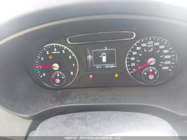 5XYPGDA30JG352372 KIA Sorento 2.4l Lx