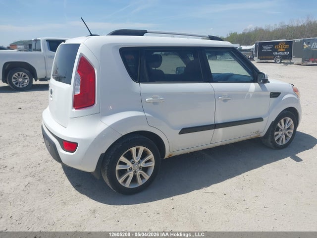 2013 Kia Soul 2.0l 2u/2.0l 4u/2.0l 4u Burner/2.0l 4u Luxury/2.0l 4u Retro მანქანა იყიდება აუქციონზე, vin: KNDJT2A6XD7768592, აუქციონის ნომერი: 12605208