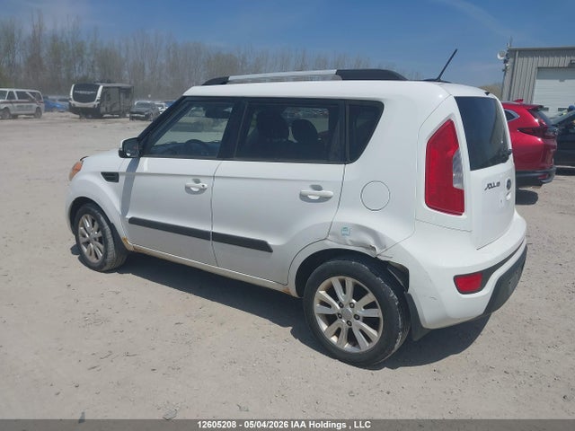2013 Kia Soul 2.0l 2u/2.0l 4u/2.0l 4u Burner/2.0l 4u Luxury/2.0l 4u Retro მანქანა იყიდება აუქციონზე, vin: KNDJT2A6XD7768592, აუქციონის ნომერი: 12605208