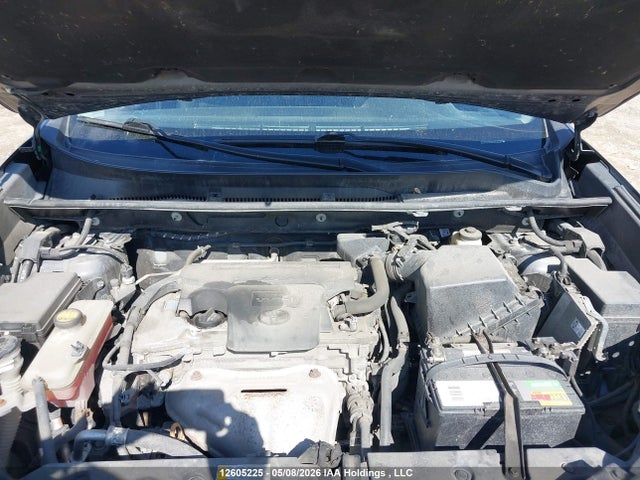 2T3ZFREV0JW498986 Toyota RAV4 LE