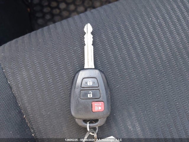 2T3ZFREV0JW498986 Toyota RAV4 LE