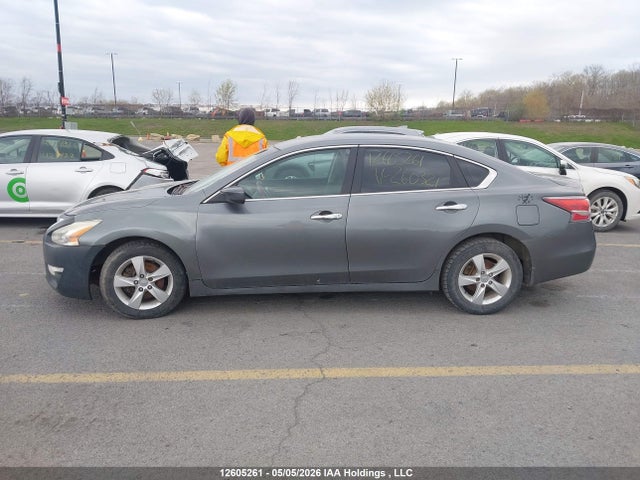 2014 Nissan Altima 2.5/s/sv/sl მანქანა იყიდება აუქციონზე, vin: 1N4AL3AP1EN260321, აუქციონის ნომერი: 12605261