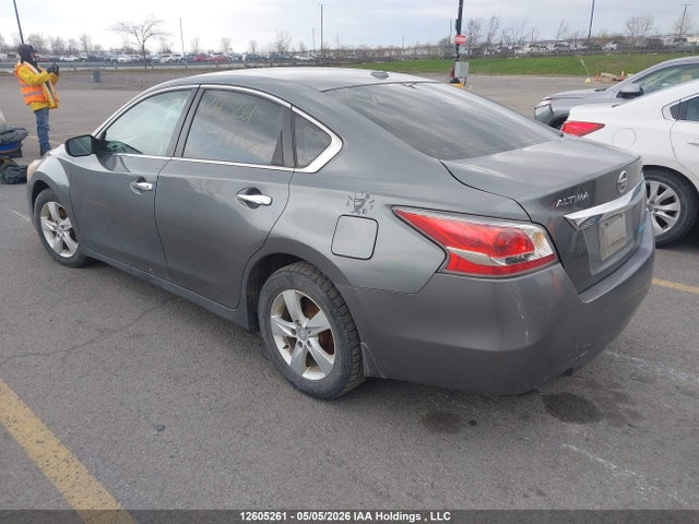 2014 Nissan Altima 2.5/s/sv/sl მანქანა იყიდება აუქციონზე, vin: 1N4AL3AP1EN260321, აუქციონის ნომერი: 12605261