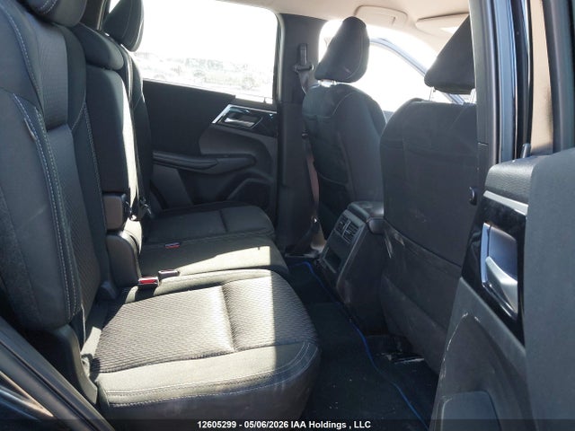 JA4T5UA9XRZ624801 Mitsubishi Outlander Es