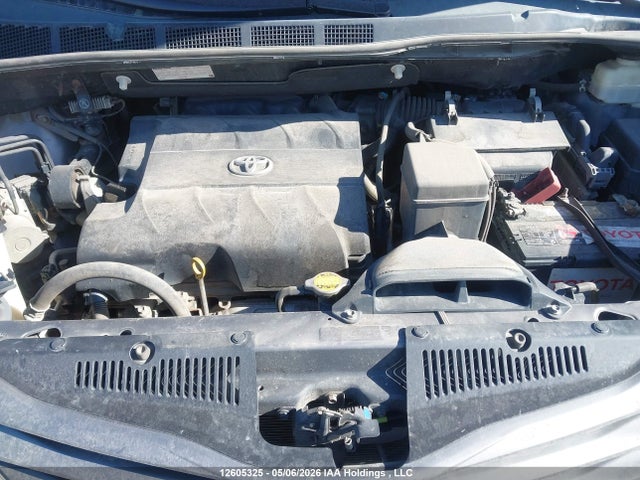 12605325 :رقم المزاد ، 5TDYK3DC9BS013526 vin ، 2011 Toyota Sienna Xle 7 Passenger مزاد بيع