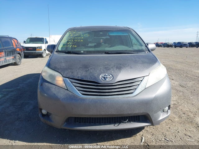 12605325 :رقم المزاد ، 5TDYK3DC9BS013526 vin ، 2011 Toyota Sienna Xle 7 Passenger مزاد بيع