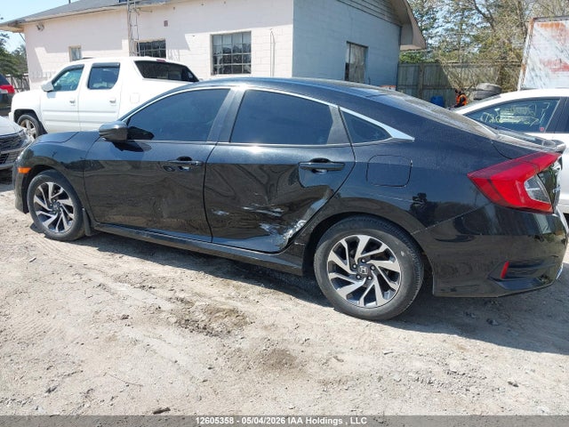 Продаж на аукціоні авто 2018 Honda Civic, vin: 2HGFC2F62JH025666, номер лоту: 12605358