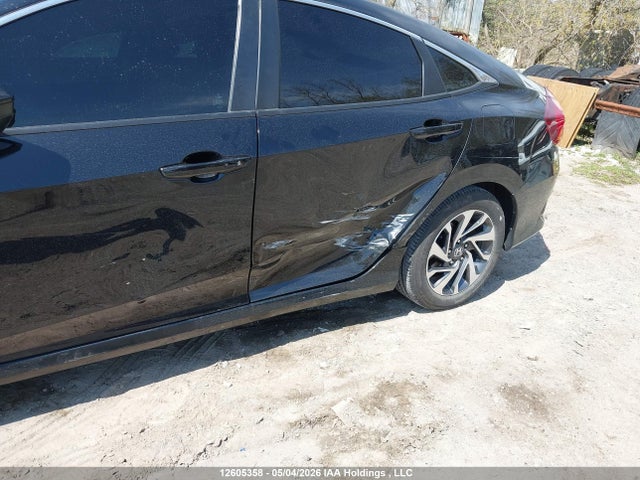 Продаж на аукціоні авто 2018 Honda Civic, vin: 2HGFC2F62JH025666, номер лоту: 12605358