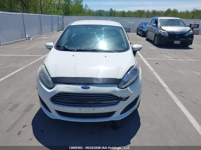 2015 Ford Fiesta Se მანქანა იყიდება აუქციონზე, vin: 3FADP4EJXFM209764, აუქციონის ნომერი: 12605363