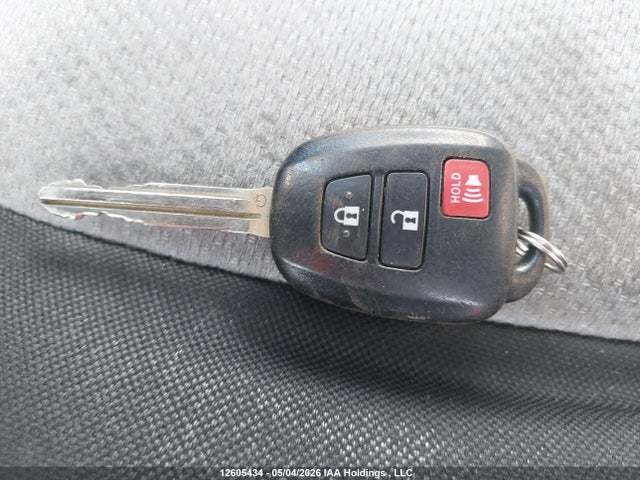 12605434 :رقم المزاد ، JTDKTUD37CD519944 vin ، 2012 Toyota Yaris مزاد بيع