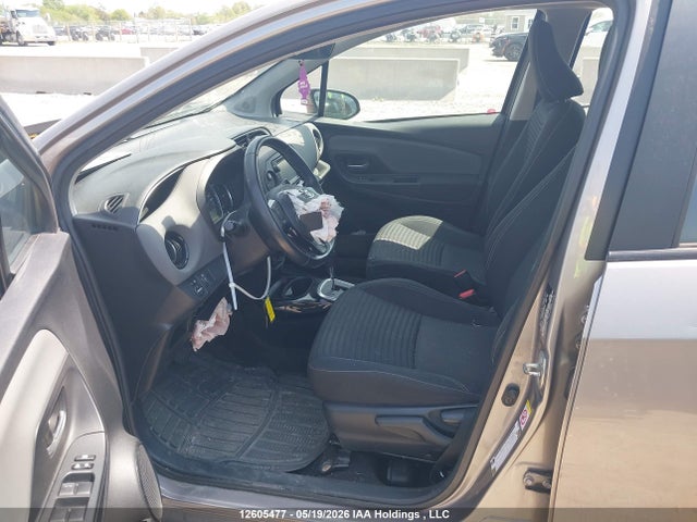 VNKKTUD34FA052057 Toyota Yaris Se
