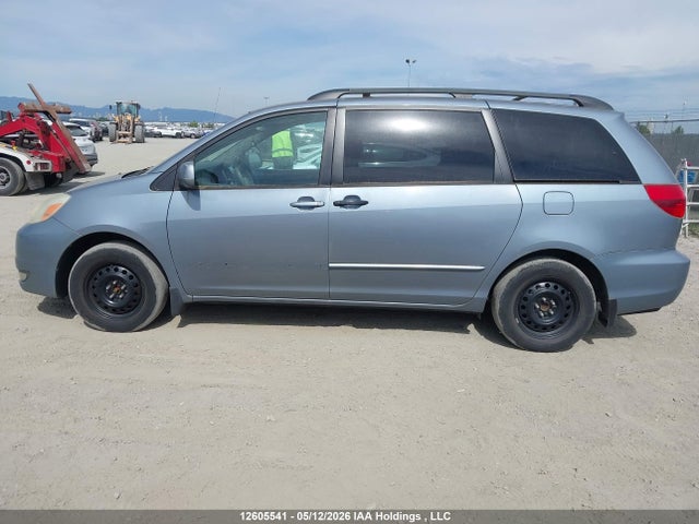 12605541 :رقم المزاد ، 5TDZA23C94S015105 vin ، 2004 Toyota Sienna Ce/le مزاد بيع