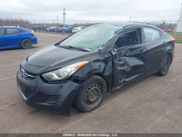 2013 Hyundai Elantra Gls/limited მანქანა იყიდება აუქციონზე, vin: 5NPDH4AE2DH262932, აუქციონის ნომერი: 12605612