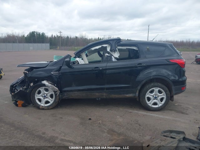 1FMCU0F79KUC15518 Ford ESCAPE S