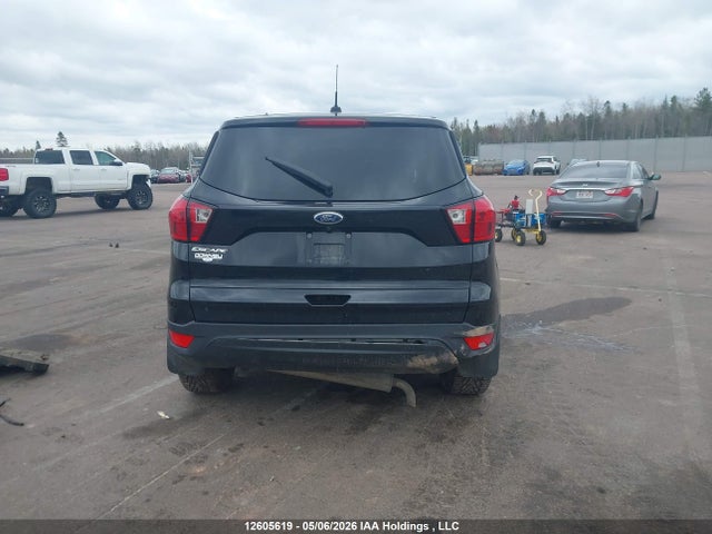 1FMCU0F79KUC15518 Ford ESCAPE S