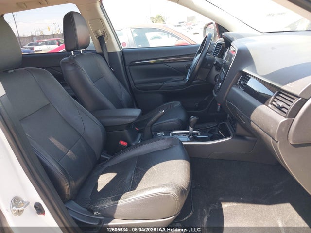 12605634 :رقم المزاد ، JA4AZ2A36HZ600862 vin ، 2017 Mitsubishi Outlander Es مزاد بيع