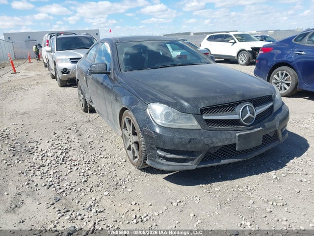 2013 Mercedes-benz C 350 4matic მანქანა იყიდება აუქციონზე, vin: WDDGJ8JB1DF943937, აუქციონის ნომერი: 12605690