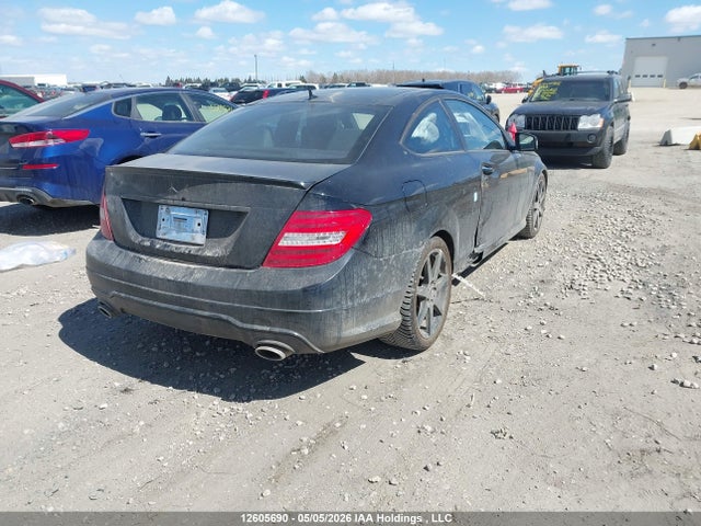 2013 Mercedes-benz C 350 4matic მანქანა იყიდება აუქციონზე, vin: WDDGJ8JB1DF943937, აუქციონის ნომერი: 12605690