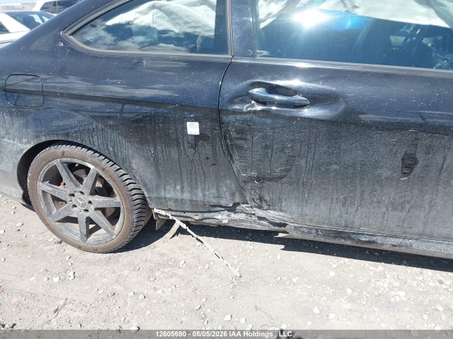 2013 Mercedes-benz C 350 4matic მანქანა იყიდება აუქციონზე, vin: WDDGJ8JB1DF943937, აუქციონის ნომერი: 12605690