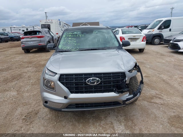 2023 Hyundai Venue Essential With Two-tone Body Colour მანქანა იყიდება აუქციონზე, vin: KMHRB8A35PU240216, აუქციონის ნომერი: 12605692