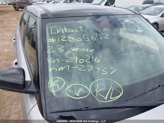 2023 Hyundai Venue Essential With Two-tone Body Colour მანქანა იყიდება აუქციონზე, vin: KMHRB8A35PU240216, აუქციონის ნომერი: 12605692