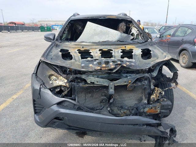Toyota RAV4 LE 2018 2T3BFREV5JW832527 Image 11