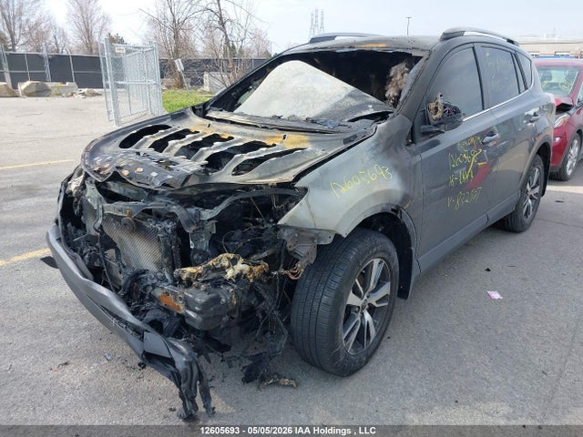 Toyota RAV4 LE 2018 2T3BFREV5JW832527 Image 2