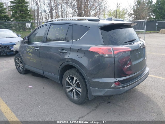 Toyota RAV4 LE 2018 2T3BFREV5JW832527 Image 3